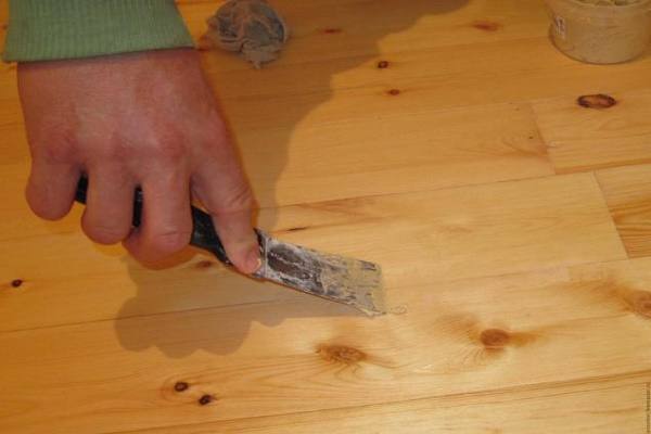 Как устранить скрип деревянного пола с фото